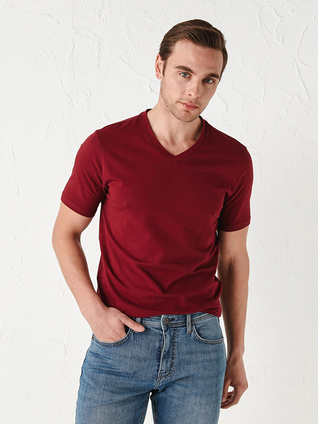 Bordo V Yaka Kısa Kollu Basic Erkek Tişört-1
