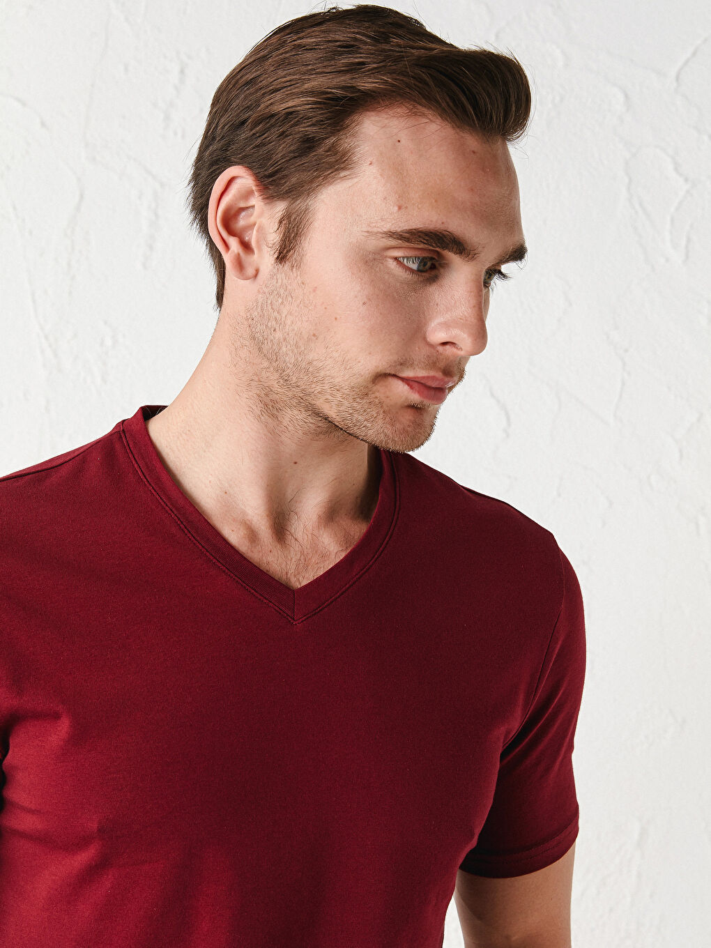 Bordo V Yaka Kısa Kollu Basic Erkek Tişört-3
