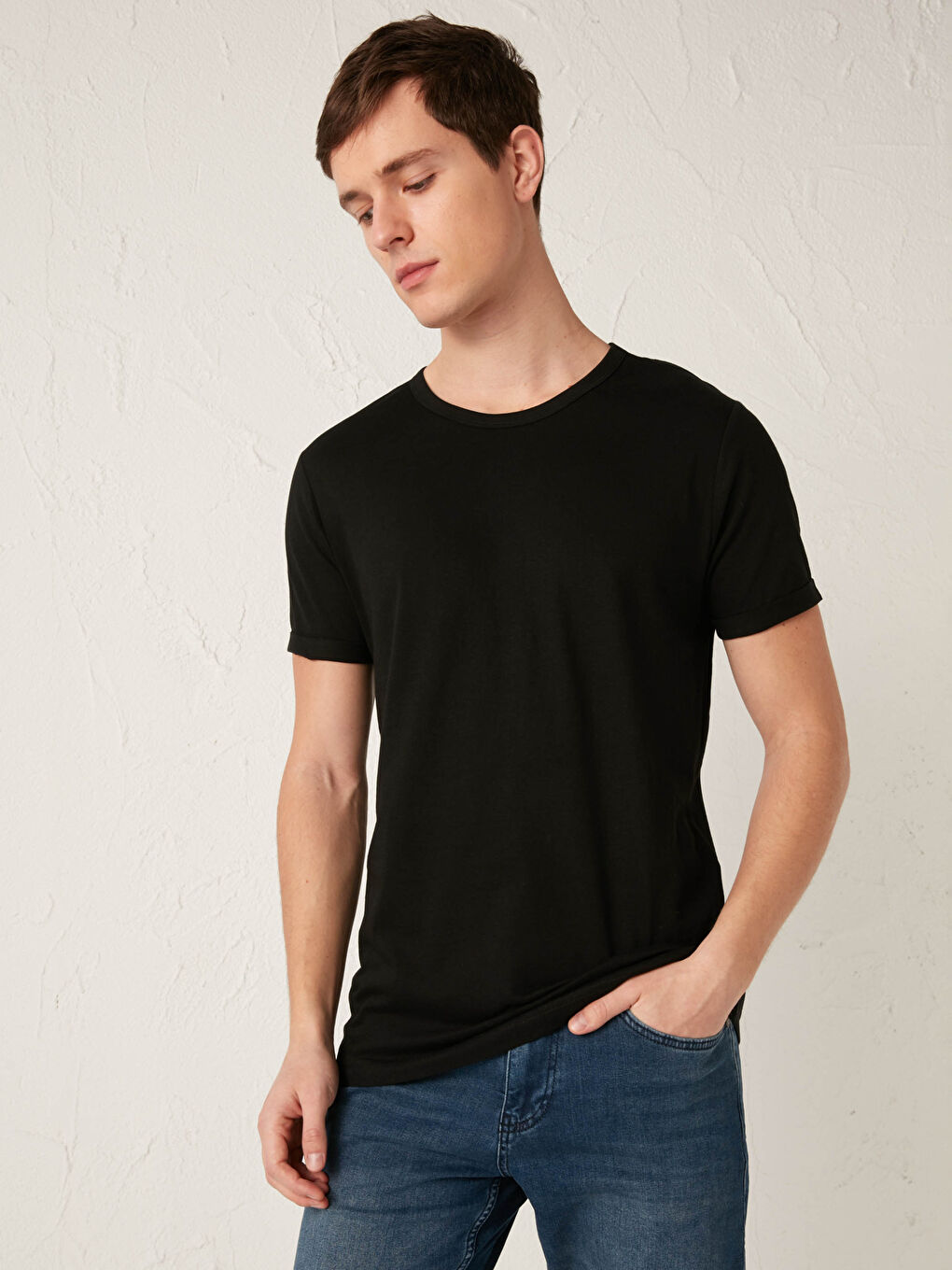 Siyah Bisiklet Yaka Kısa Kollu Basic Penye Erkek Tişört