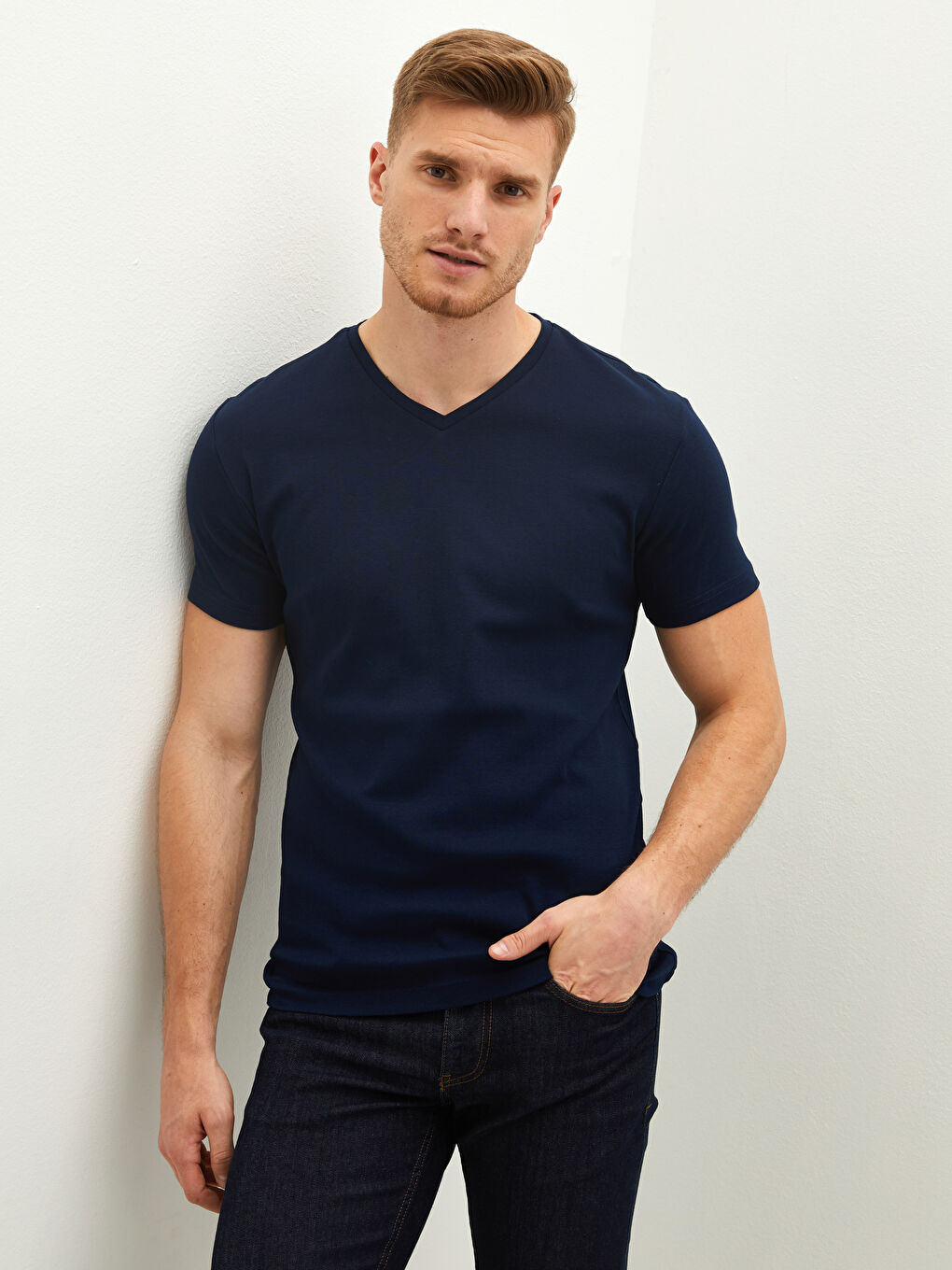 Lacivert V Yaka Kısa Kollu Basic Penye Erkek Tişört-1
