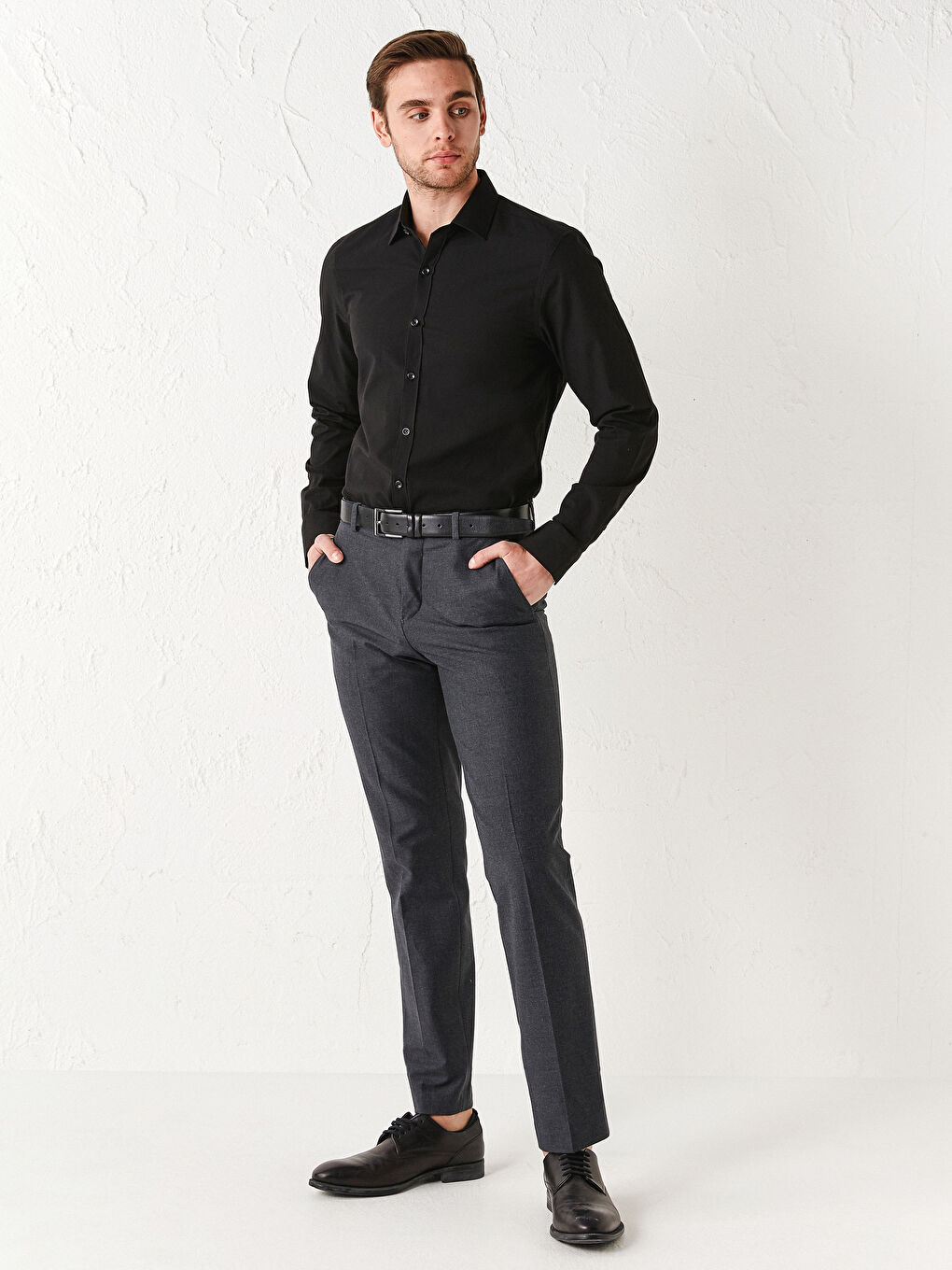 Siyah Slim Fit Uzun Kollu Poplin Erkek Gömlek-3