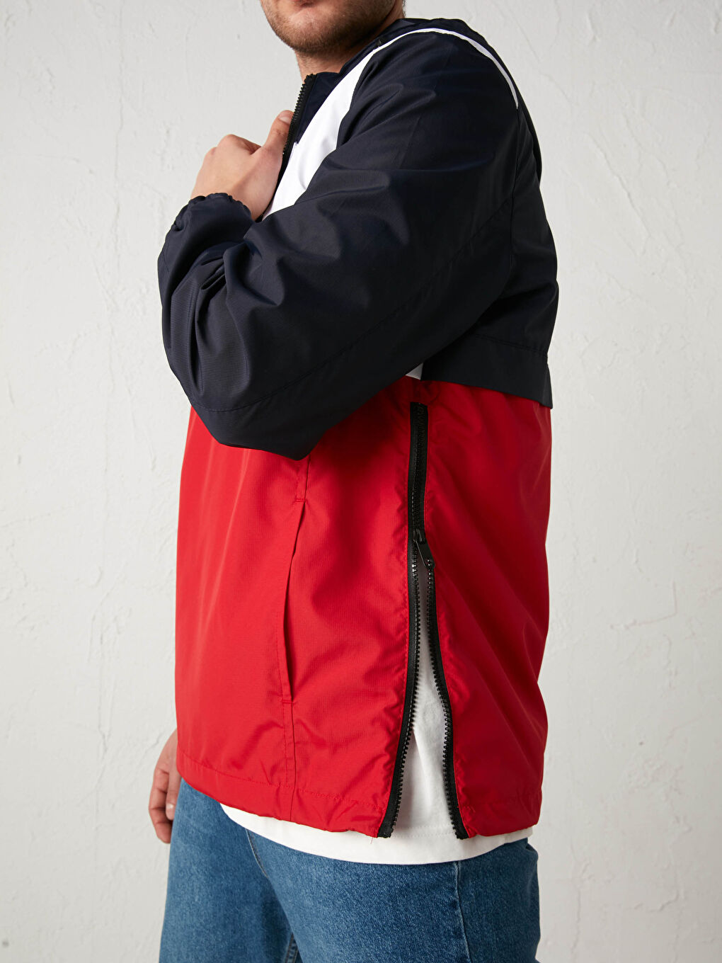 Приталенное пальто с капюшоном и карманом-кенгуру-3