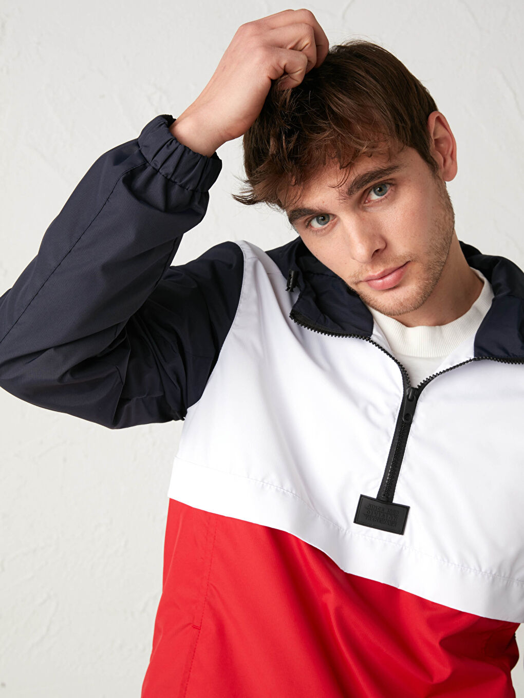 Приталенное пальто с капюшоном и карманом-кенгуру-2