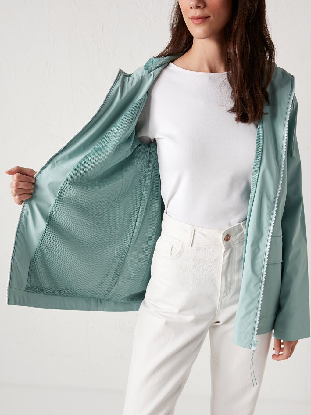 Yeşil Kapüşonlu Uzun Kollu Kadın Yağmurluk-2