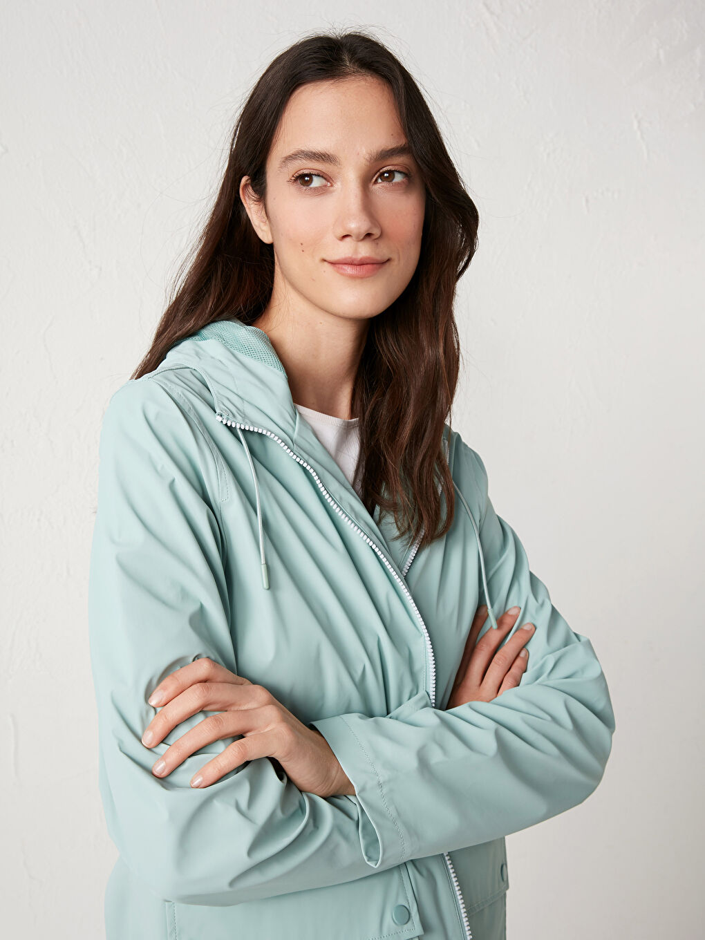 Yeşil Kapüşonlu Uzun Kollu Kadın Yağmurluk-4