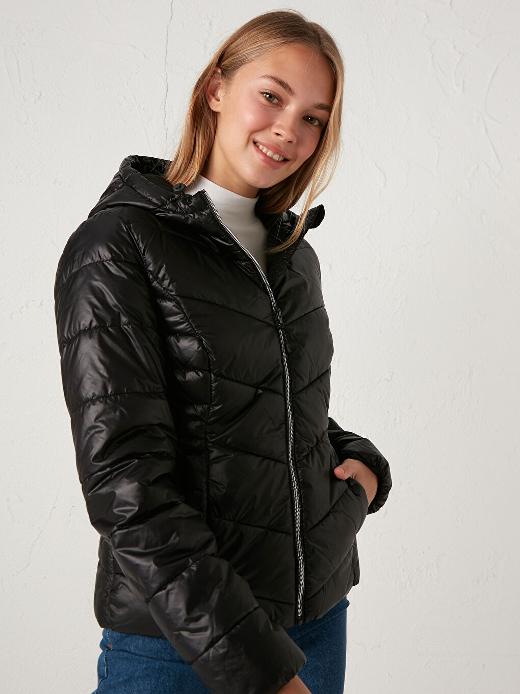 پاڵتۆی پوفەری کڵاودار سادە بۆ ژنان-4