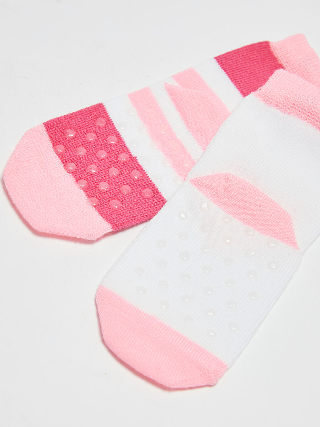 جوارب بنات رضع مطبوع ٤ قطع-3