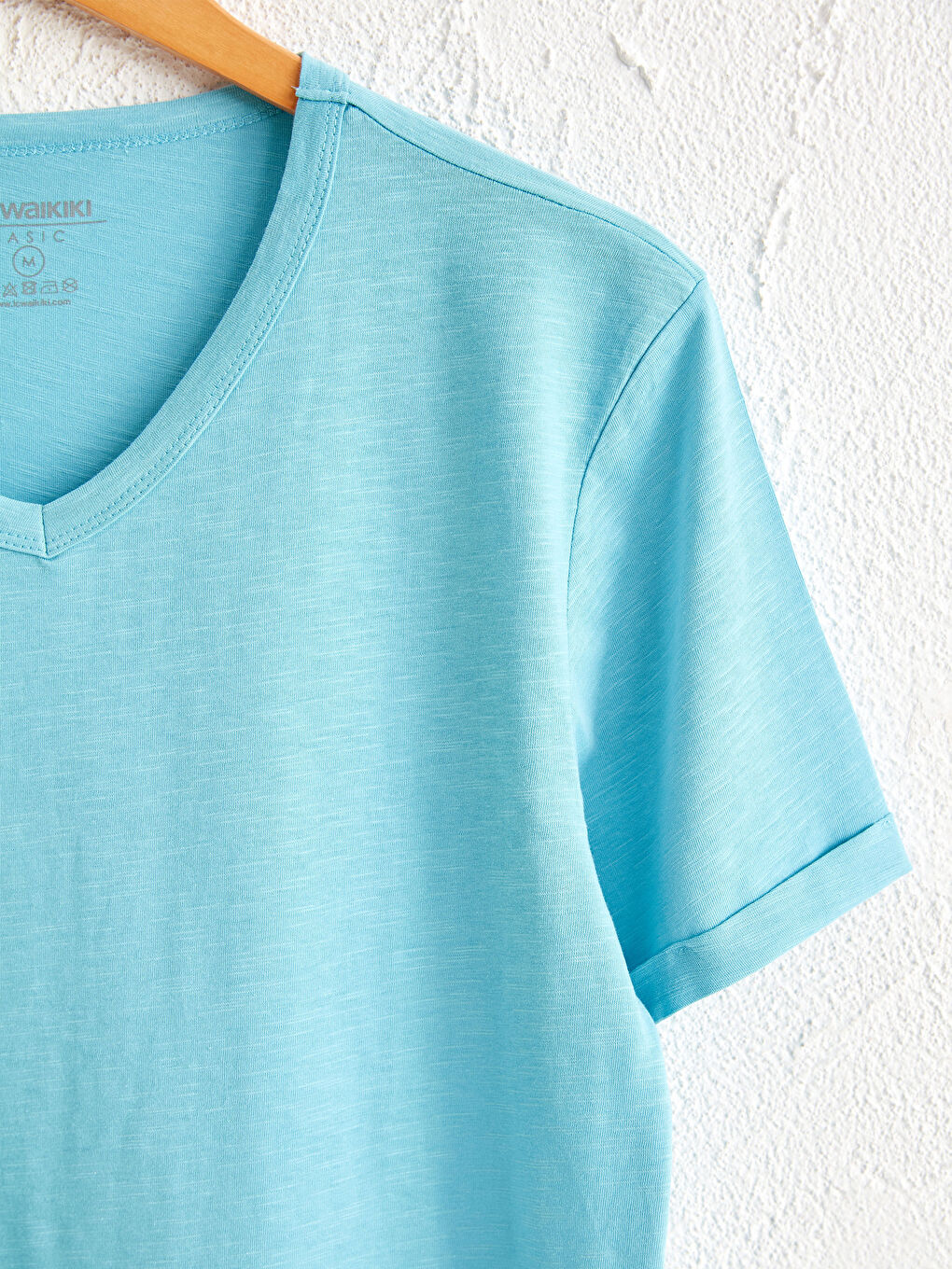 Mavi V Yaka Kısa Kollu Basic Pamuklu Tişört-1