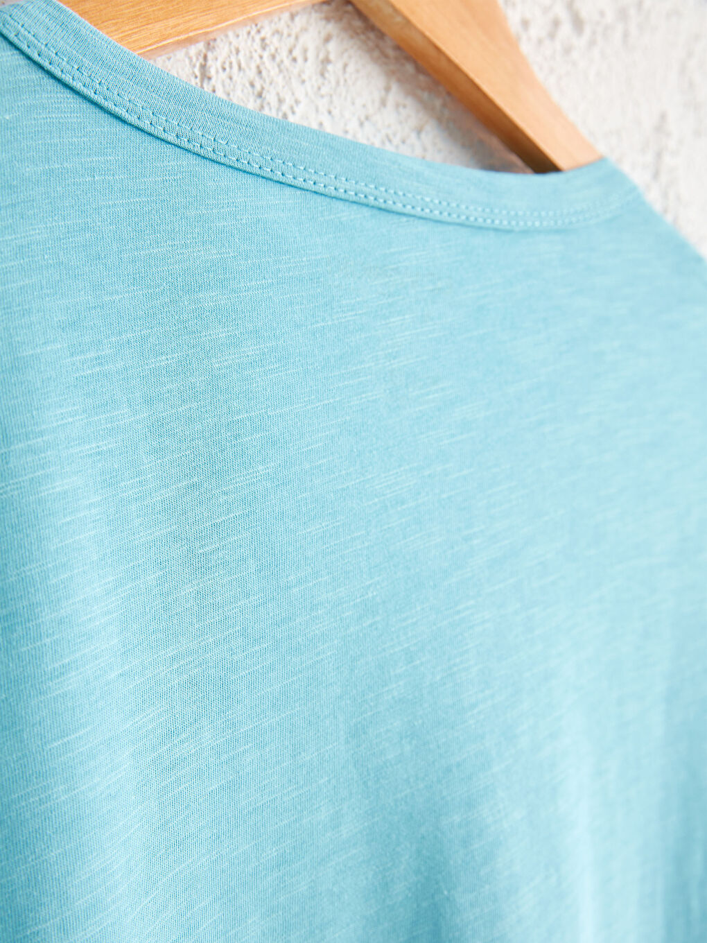 Mavi V Yaka Kısa Kollu Basic Pamuklu Tişört-3