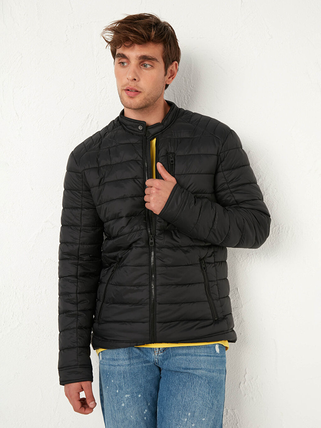 Siyah Dik Yaka Erkek Şişme Mont