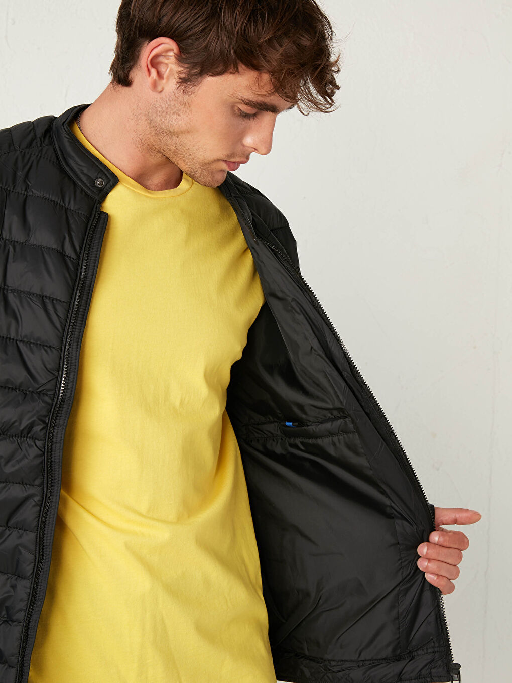 Siyah Dik Yaka Erkek Şişme Mont-5