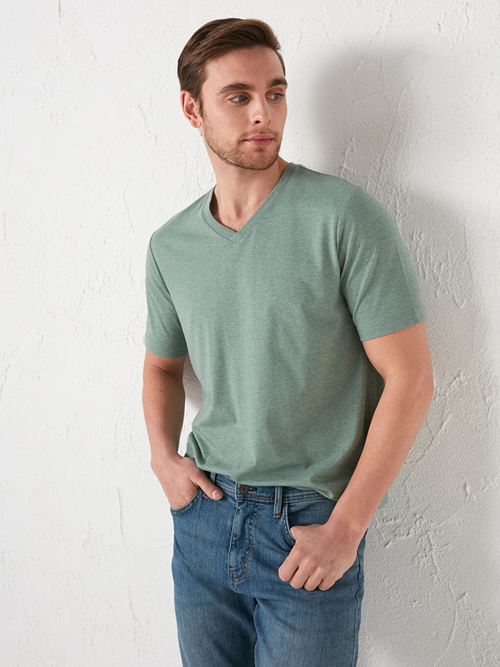 Yeşil V Yaka Kısa Kollu Basic Erkek Tişört-1