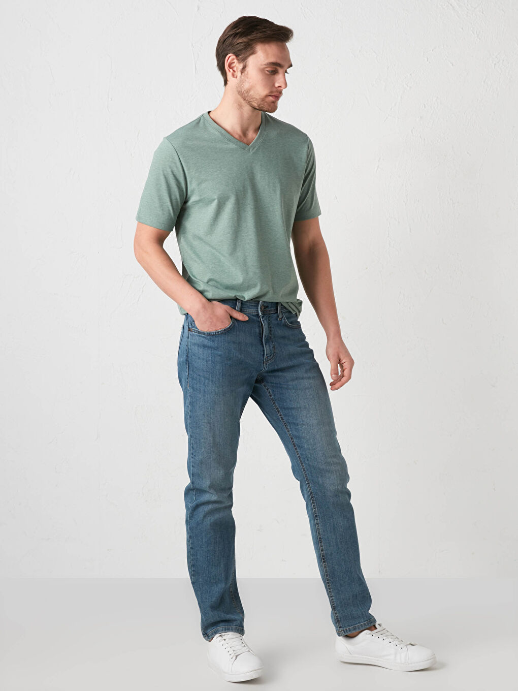 Yeşil V Yaka Kısa Kollu Basic Erkek Tişört-3