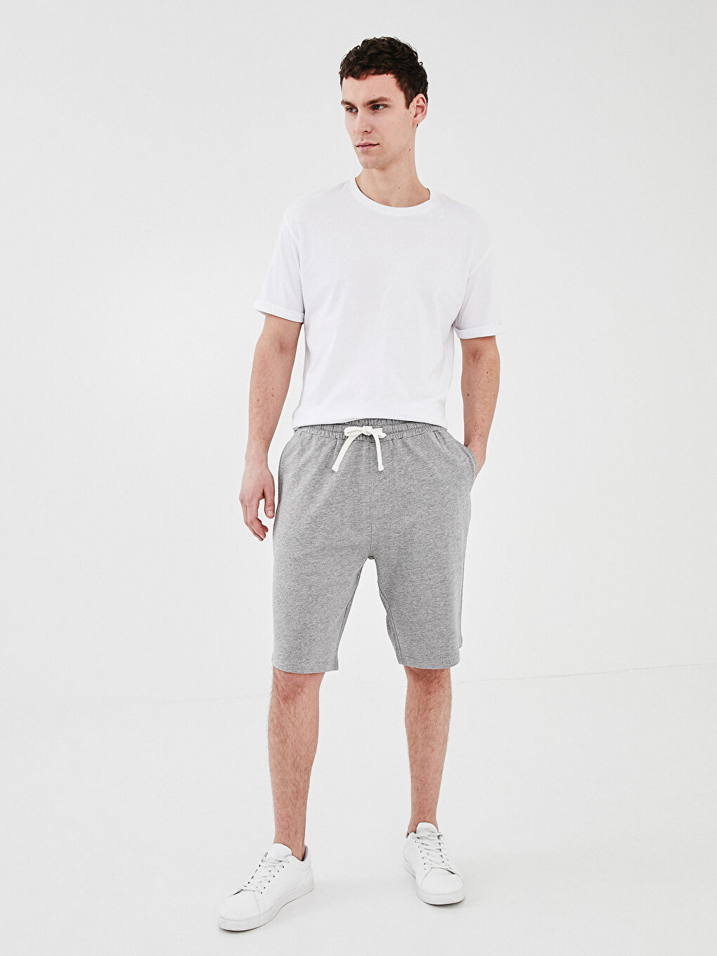 شۆرتی پیاوانی ڕۆڵەر بە شێوەی سادە