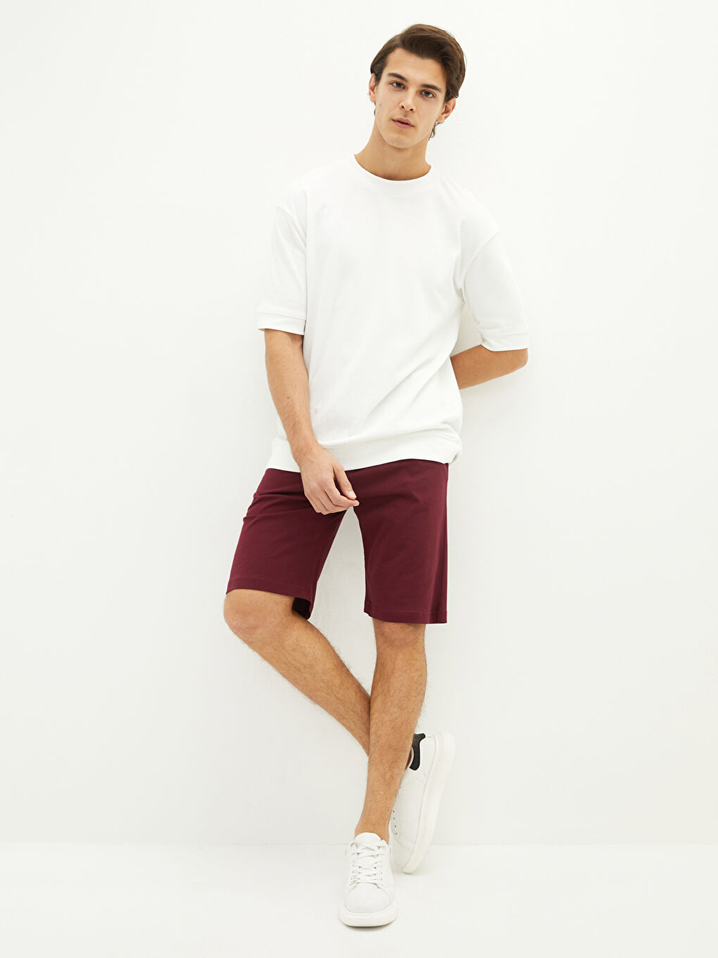 Bordo Standart Kalıp Beli Lastikli Erkek Şort