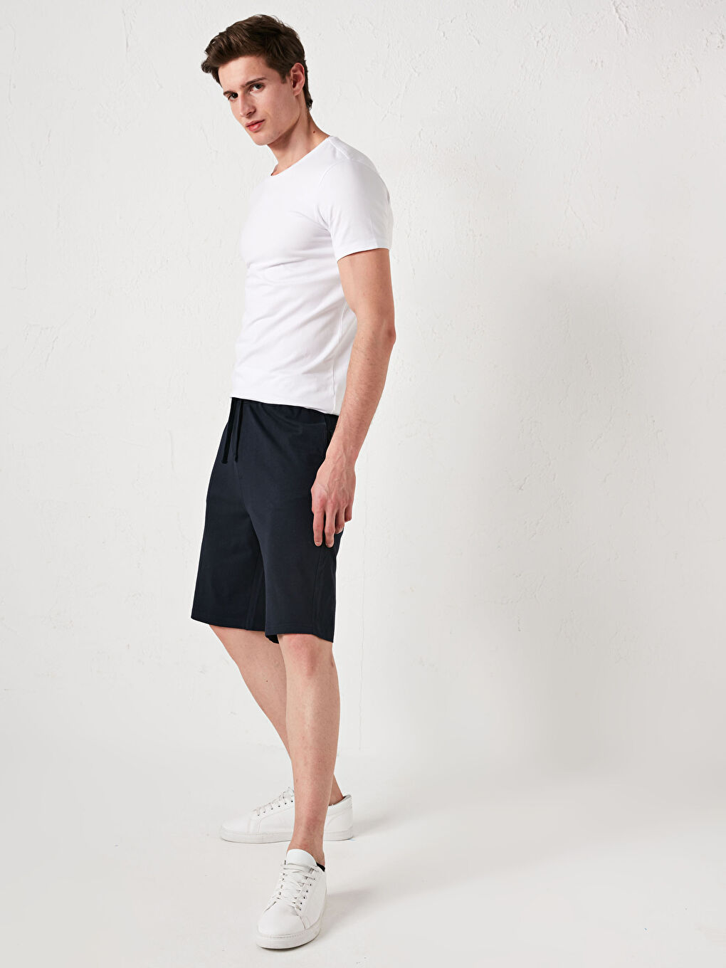 LCWAIKIKI Basic Shorts für Herren in regulärer Passform mit elastischem Bund -S11223Z8-L6K