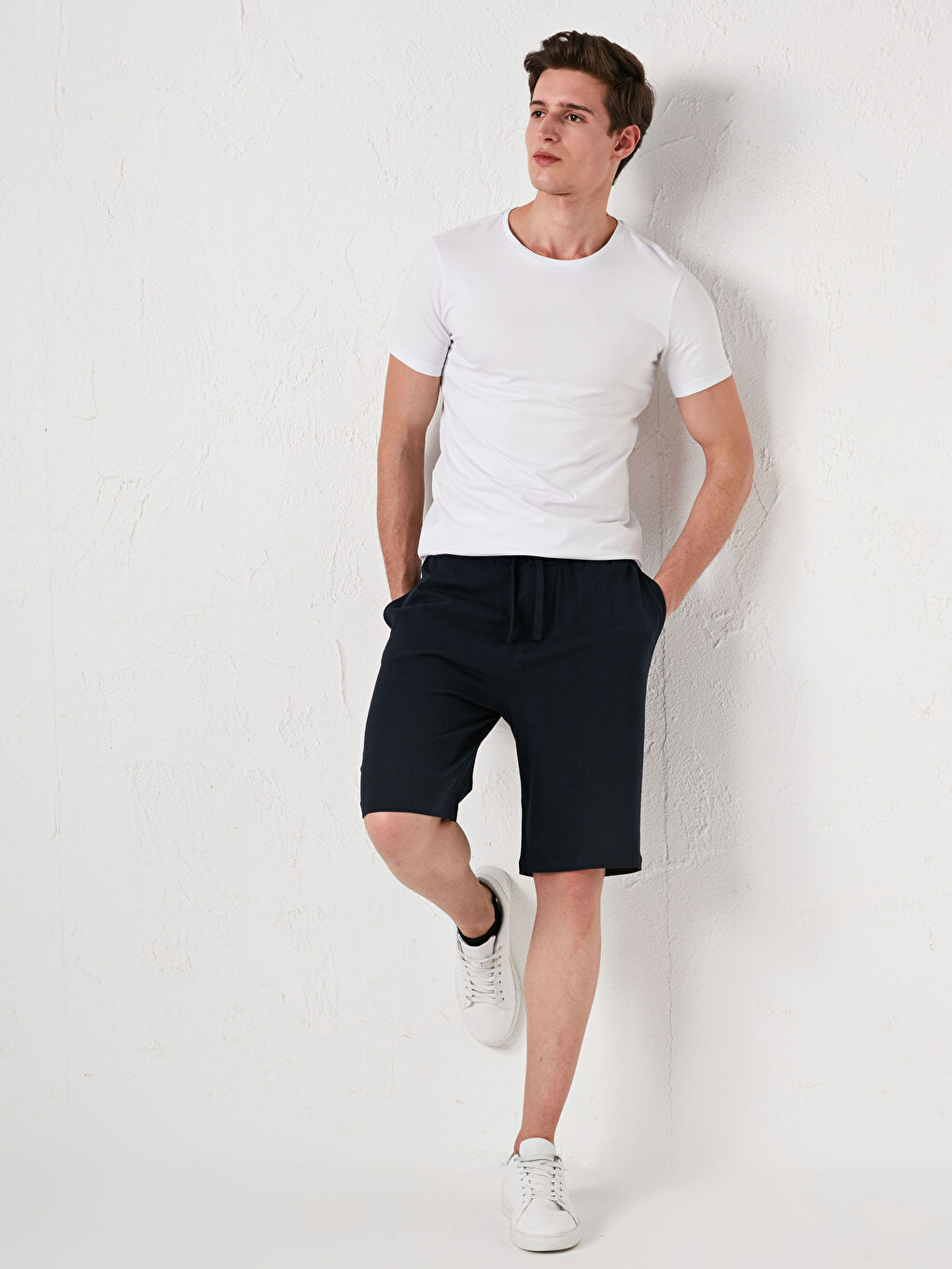 LCWAIKIKI Basic Shorts für Herren in regulärer Passform mit elastischem Bund -S11223Z8-L6K