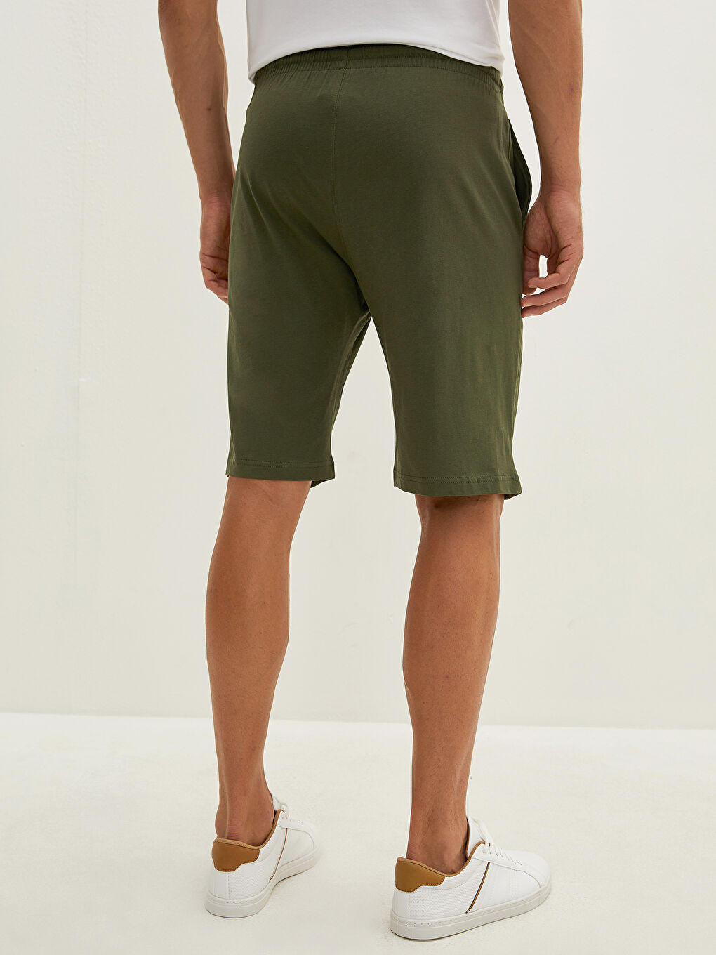 Haki Standart Kalıp Beli Lastikli Erkek Şort-4