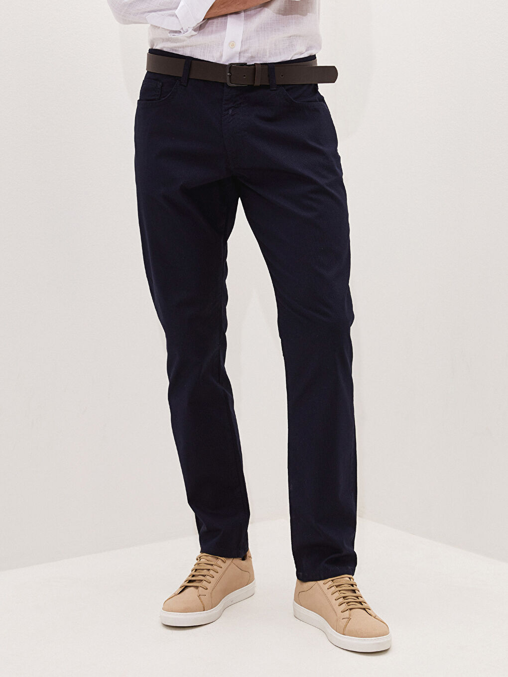 Pantaloni Slim Fit din Țesătură Dobby pentru Bărbați-2