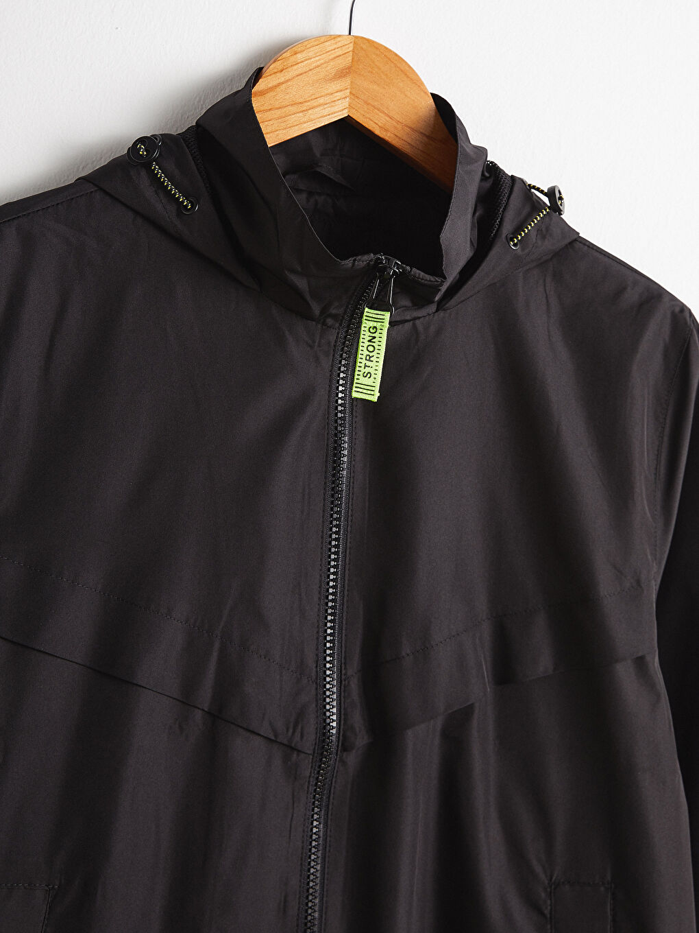 Дождевик с капюшоном и застежкой-молнией-7