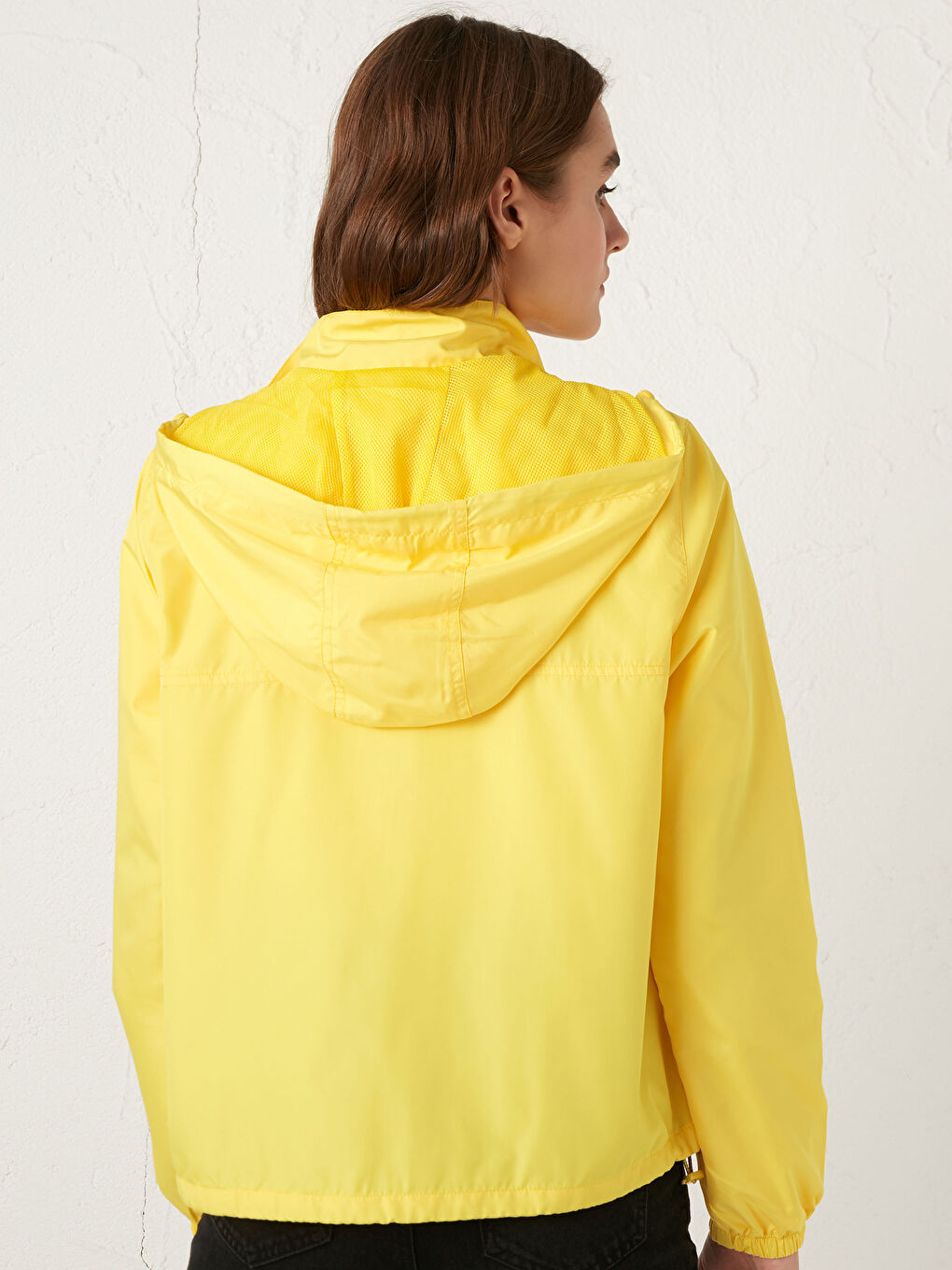 معطف مطر خفيف الوزن بكابوش-11