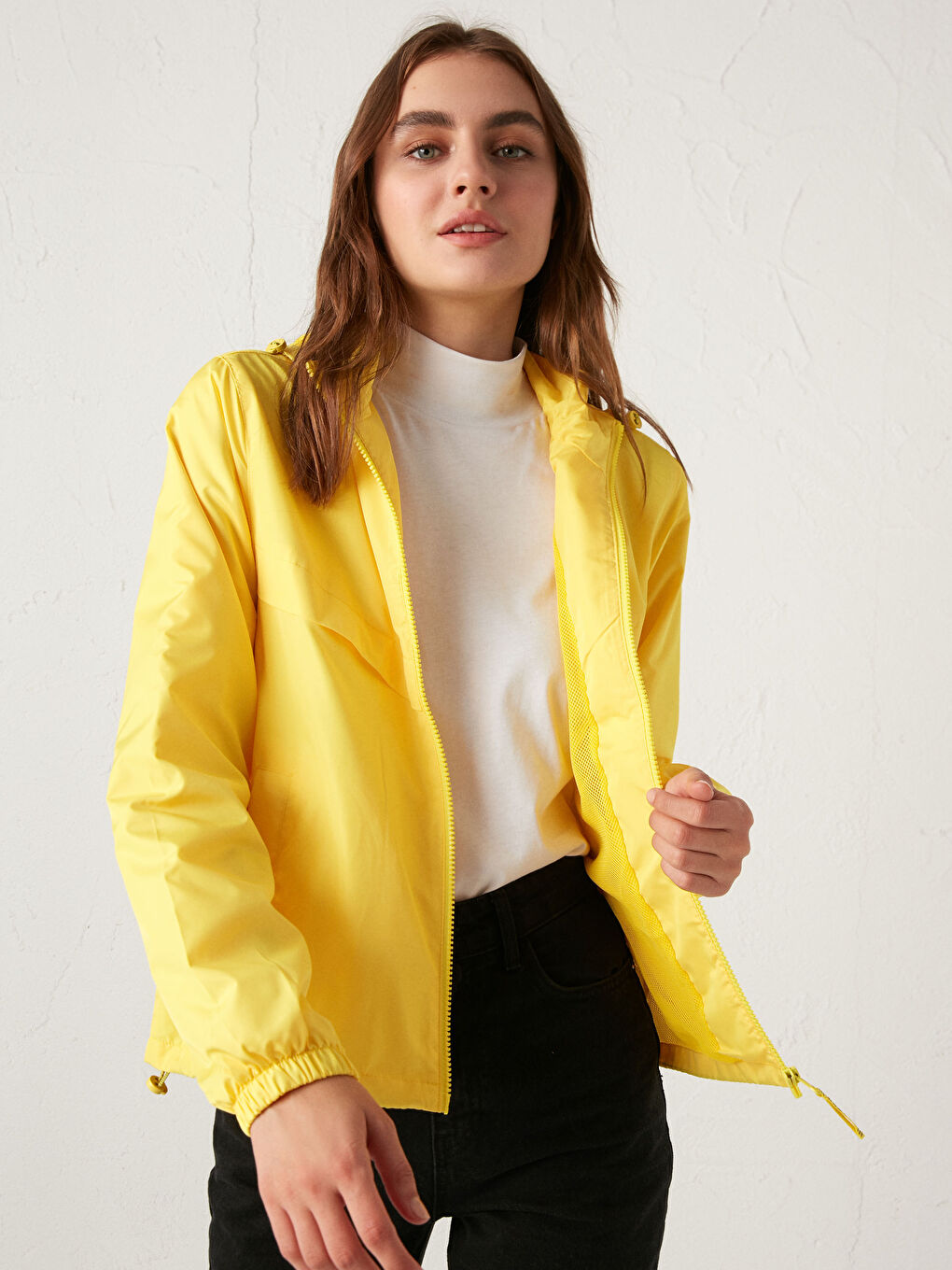 معطف مطر خفيف الوزن بكابوش-8