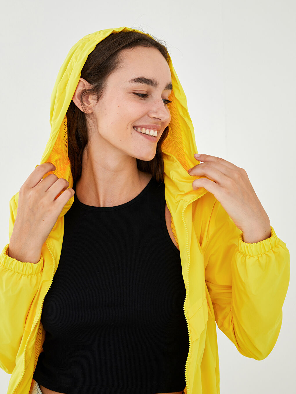 معطف مطر خفيف الوزن بكابوش-5