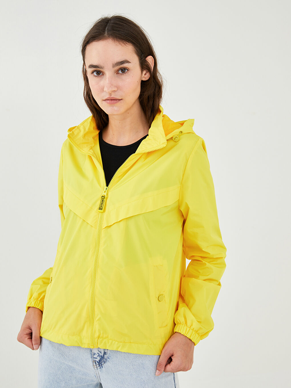 معطف مطر خفيف الوزن بكابوش-4