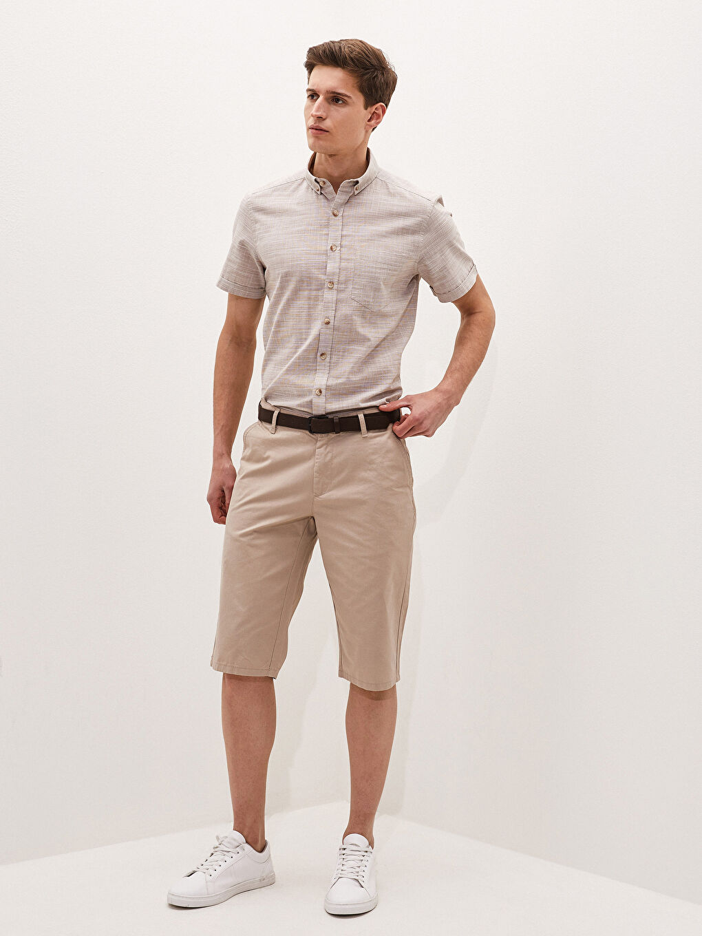 Bej Standart Kalıp Bermuda Erkek Şort
