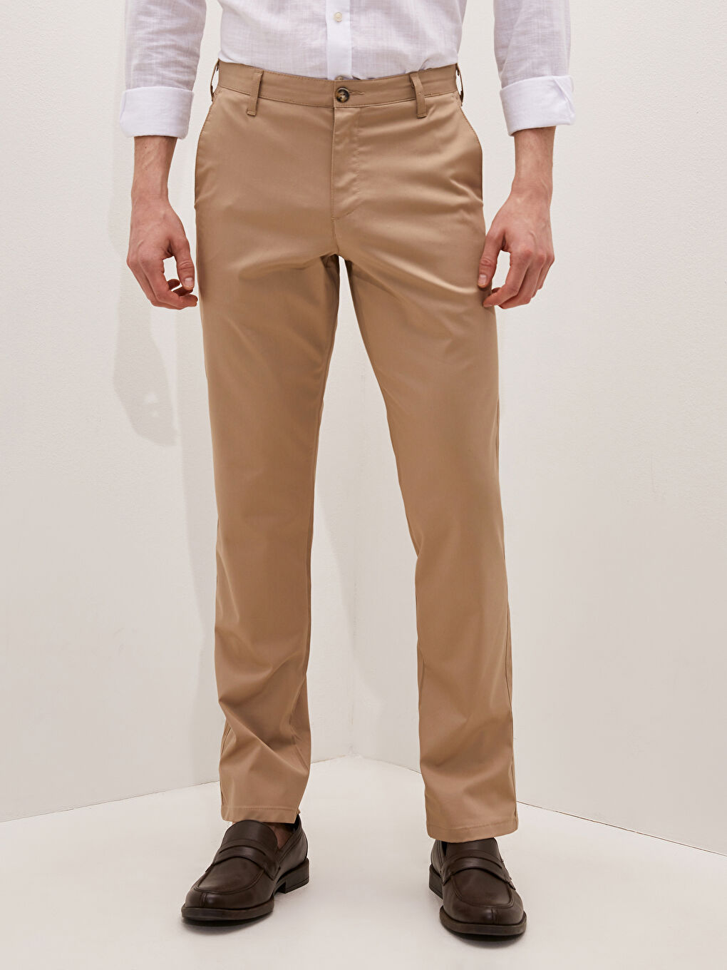 بنطلون تشينو بقماش جباردين بقصة عادية - للرجال-1