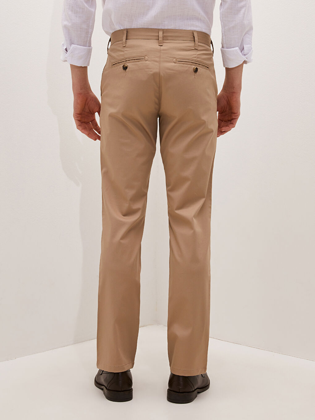 بنطلون تشينو بقماش جباردين بقصة عادية - للرجال-2