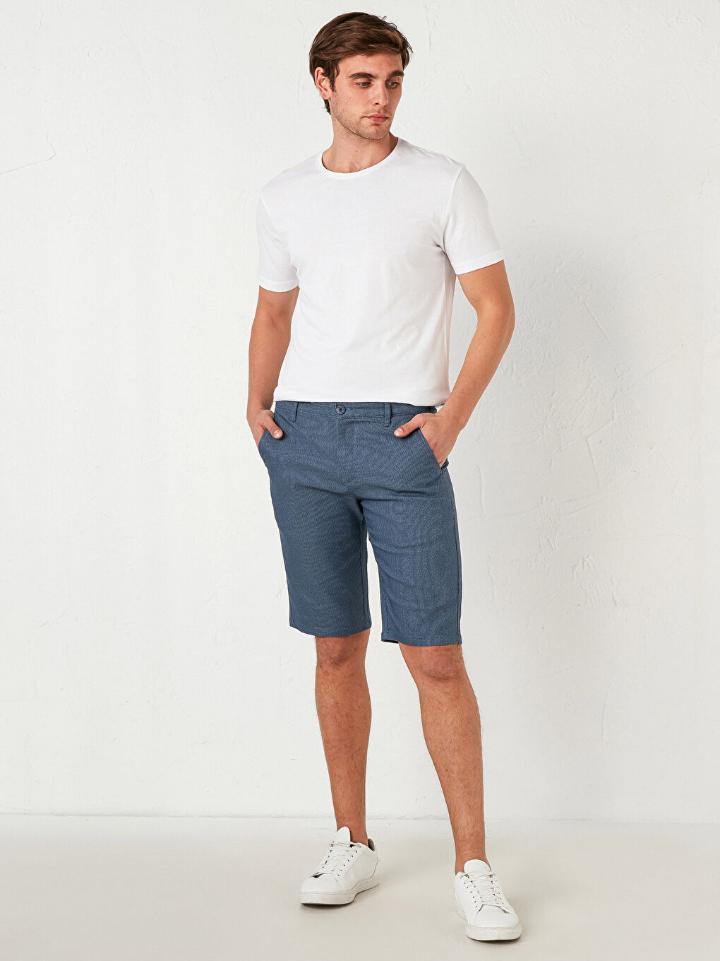 Mavi Standart Kalıp Şort