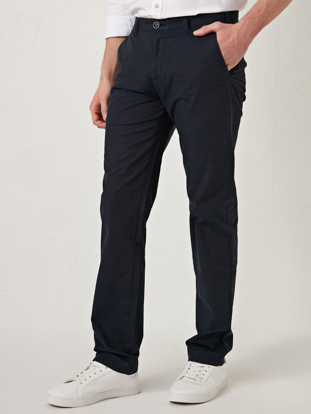Mavi Regular Fit Dokulu Erkek Pantolon-2