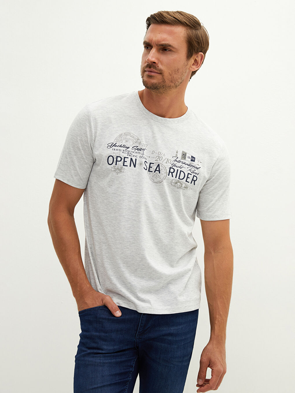 Bej Bisiklet Yaka Kısa Kollu Baskılı Penye Erkek Tişört