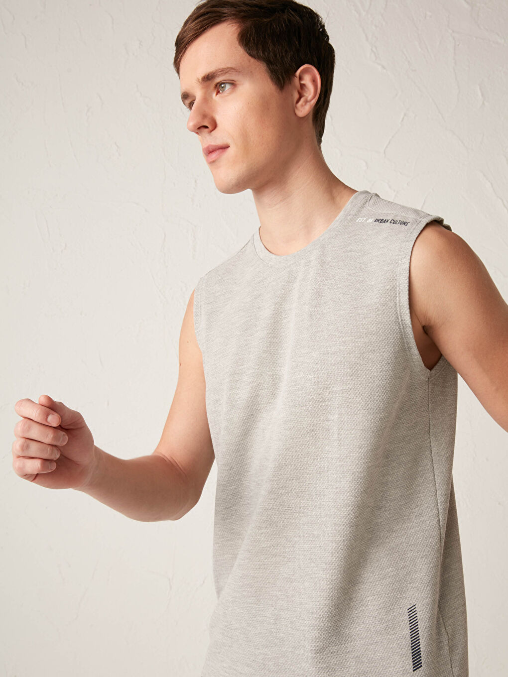 Gri Bisiklet Yaka Basic Erkek Kolsuz Tişört-1