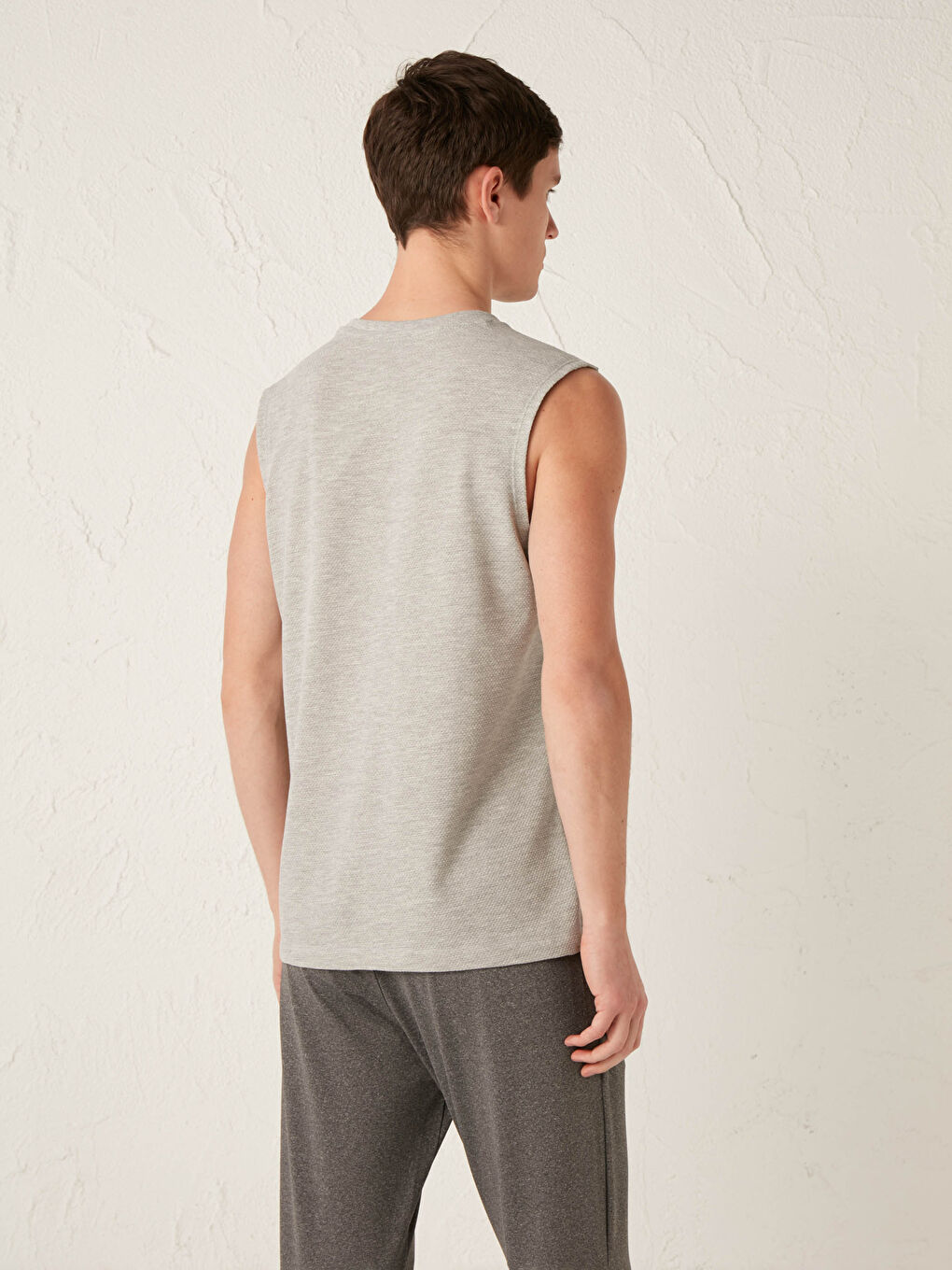 Gri Bisiklet Yaka Basic Erkek Kolsuz Tişört-4