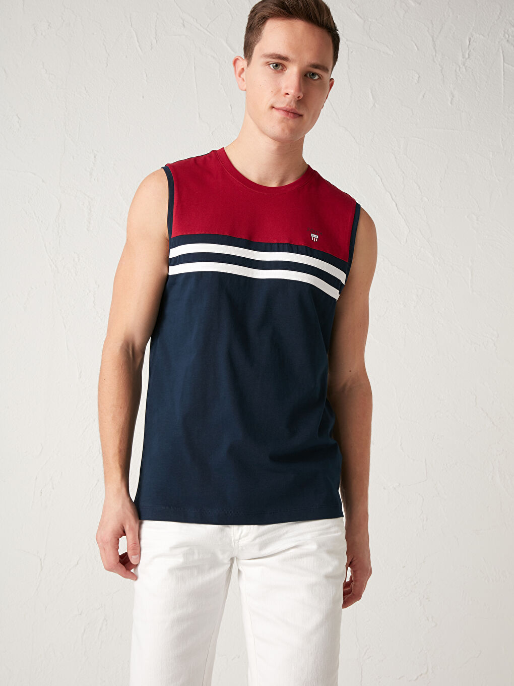 Standard Fit Crew Neck Cotton Men's Sleeveless T-Shirt-2