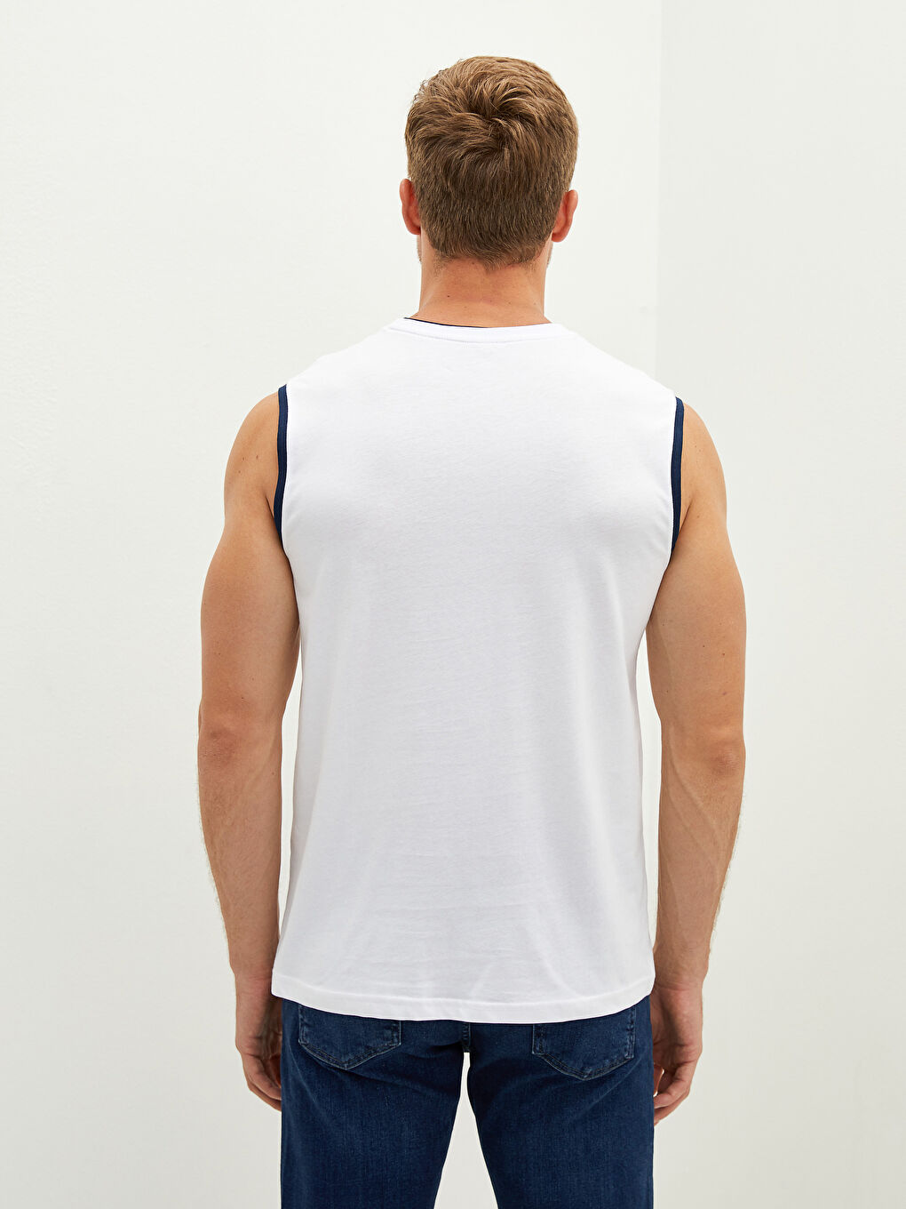 Beyaz Bisiklet Yaka Baskılı Pamuklu Erkek Kolsuz Tişört-5