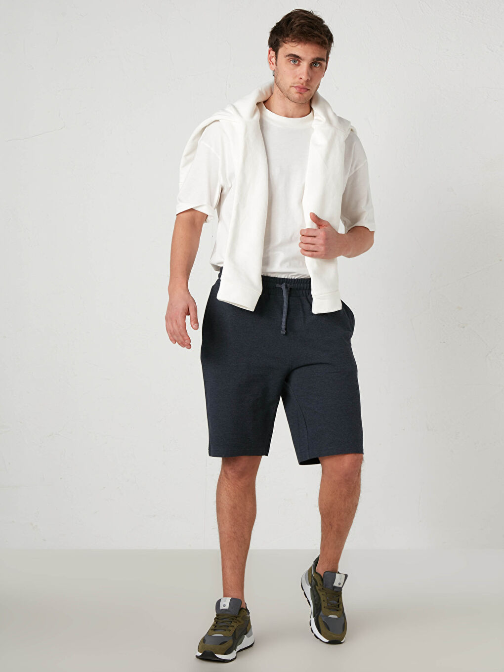 Стандартные однотонные шорты из пике-1