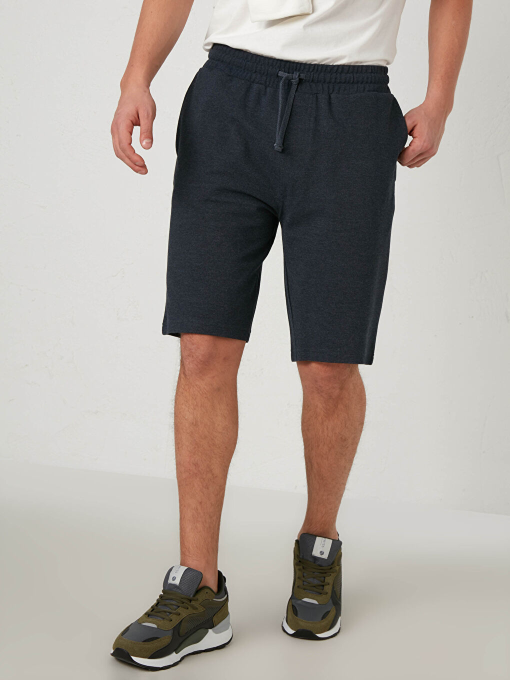 Стандартные однотонные шорты из пике-2