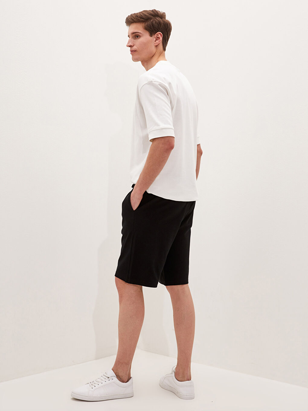 Siyah Standart Kalıp Pike Erkek Şort-2