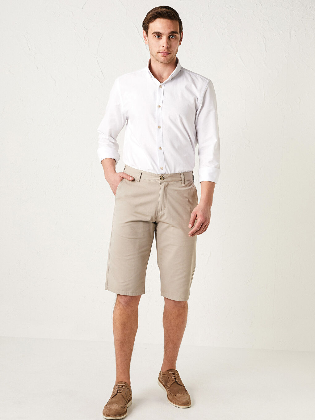 Bej Standart Kalıp Gabardin Şort