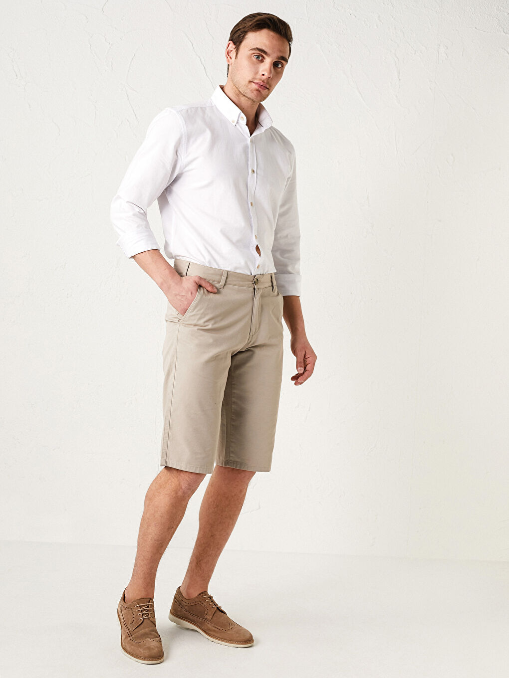 Bej Standart Kalıp Gabardin Şort-1