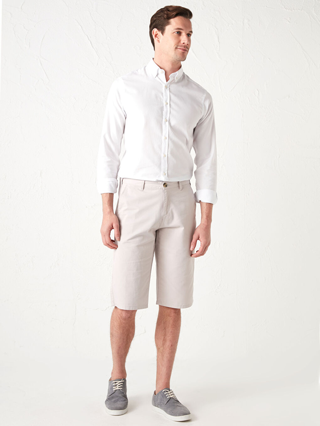 Gri Standart Kalıp Gabardin Şort