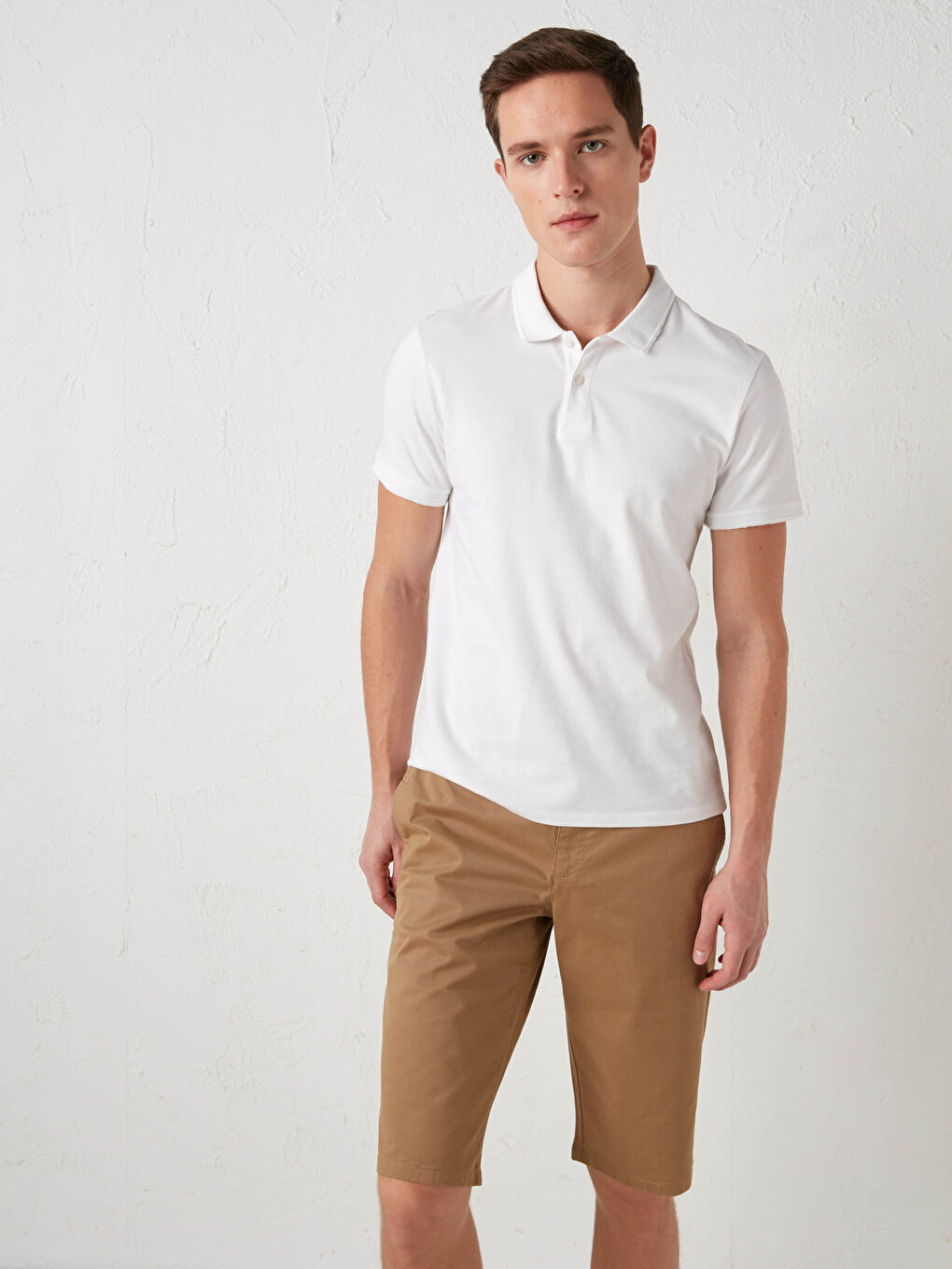 Bej Rahat Kalıp Gabardin Bermuda Şort-1