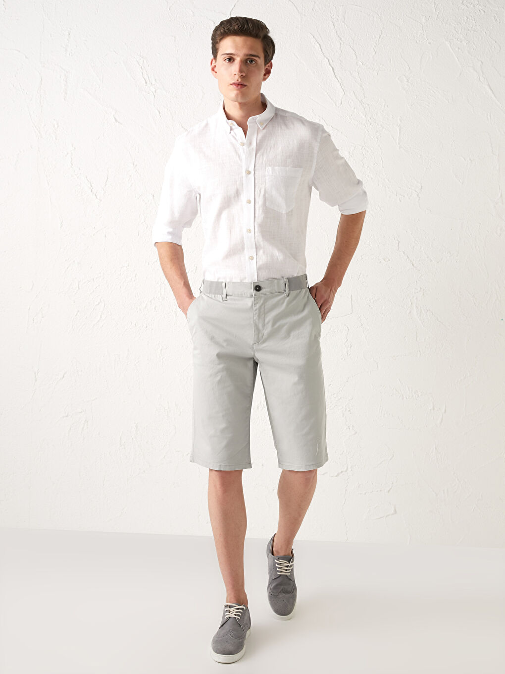 Gri Rahat Kalıp Gabardin Erkek Bermuda Şort-1