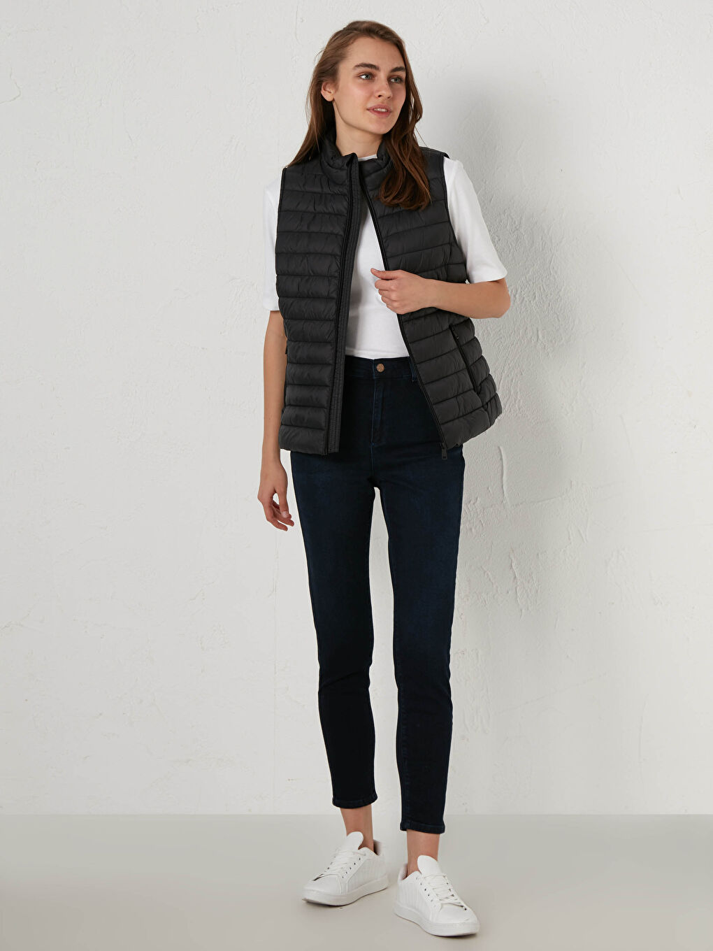 Siyah Dik Yaka Şişme Yelek-2