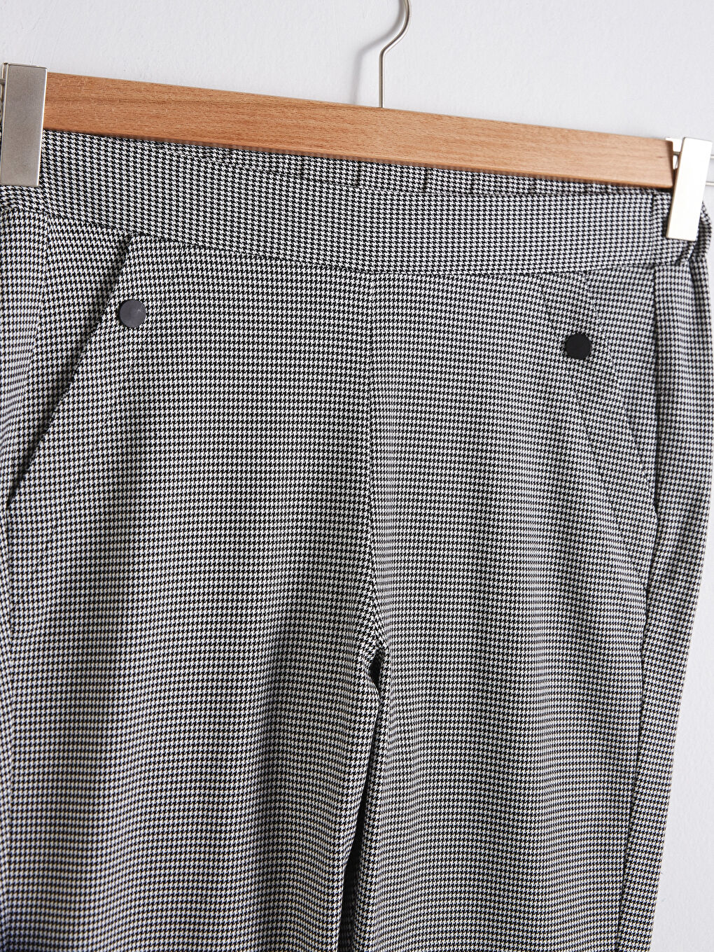 Houndstooth Patterned Pocket Detailed Trousers-12