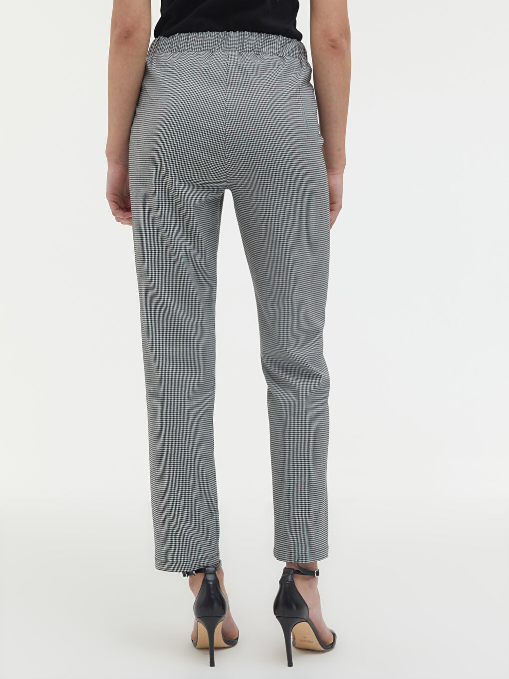 Houndstooth Patterned Pocket Detailed Trousers-8