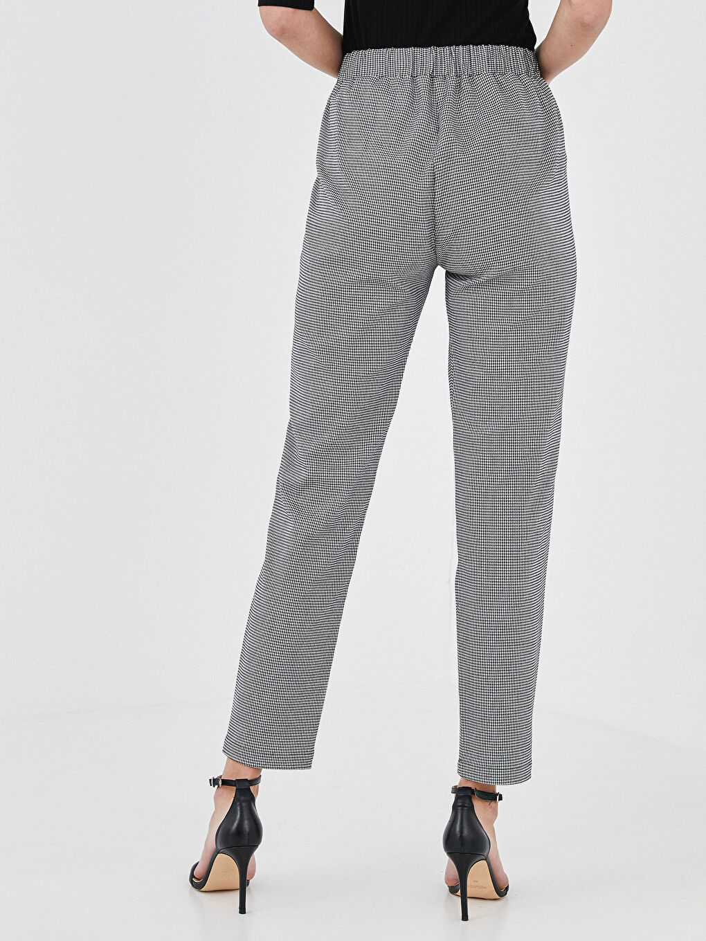 Houndstooth Patterned Pocket Detailed Trousers-4